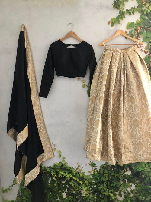 Pleats & Brocade